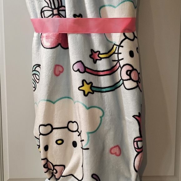 Hello kitty throw - Picture 2 of 6